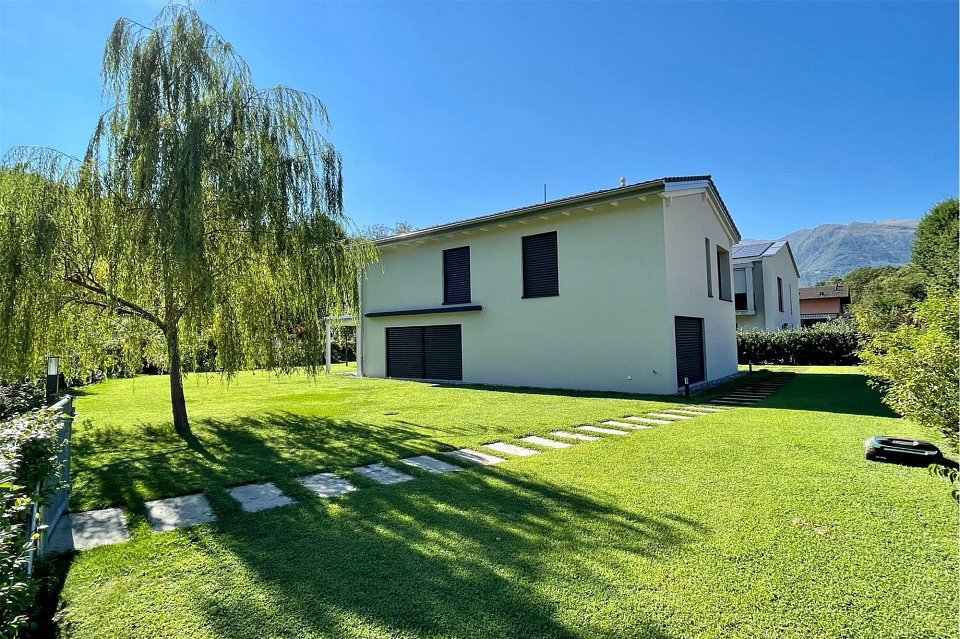Casa di 5 locali in vendita a Ponte Capriasca - immagine 1/13