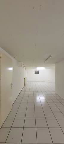 1 Zimmer Büro zu vermieten in Cressier NE - Bild 1/2