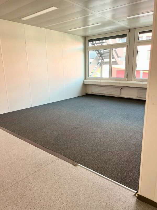 Bureau & Commerce 2 pièces à louer à Volketswil - image 1/6