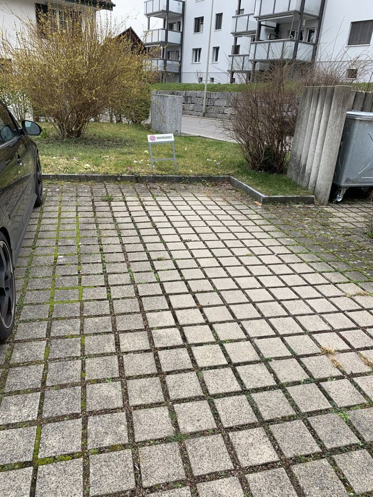 null rooms Car park, garage for rent in Stäfa - image 1/2