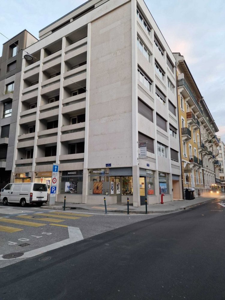 Bureau & Commerce null pièces à louer à Genève - image 1/4