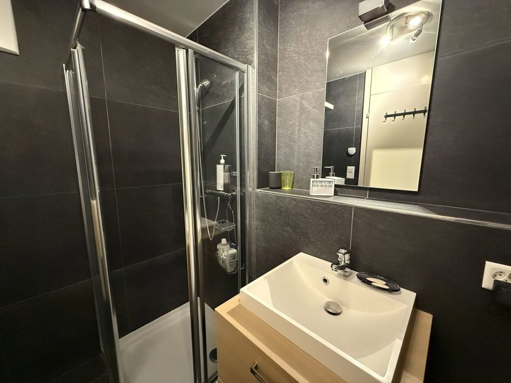 3.5 rooms Apartment to buy in Chexbres - image 1/9