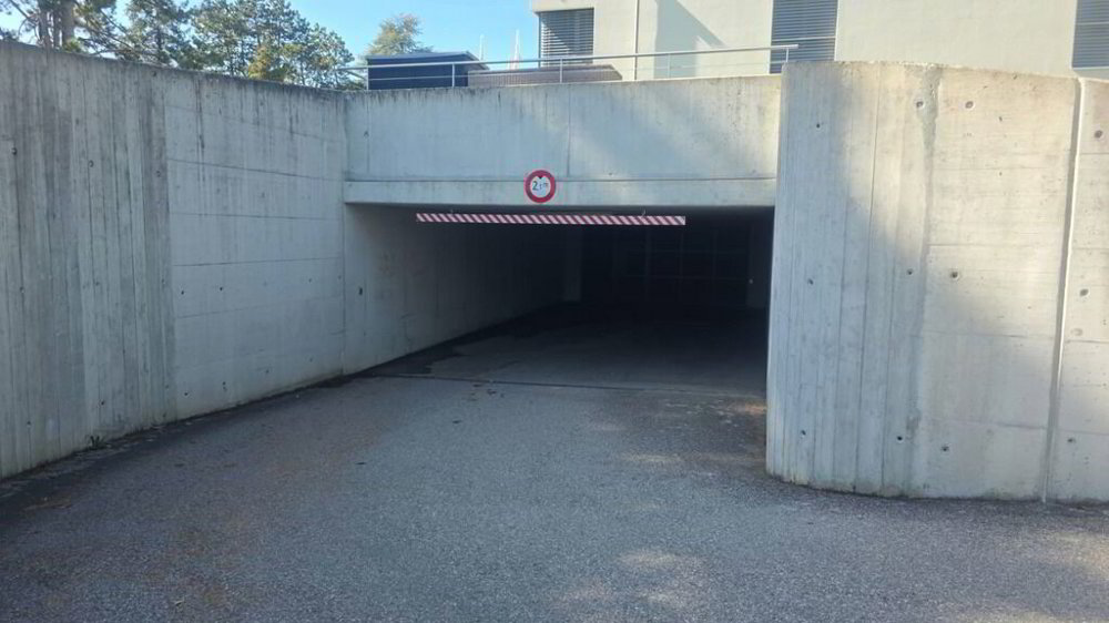 null rooms Car park, garage for rent in Penthalaz - image 1/3