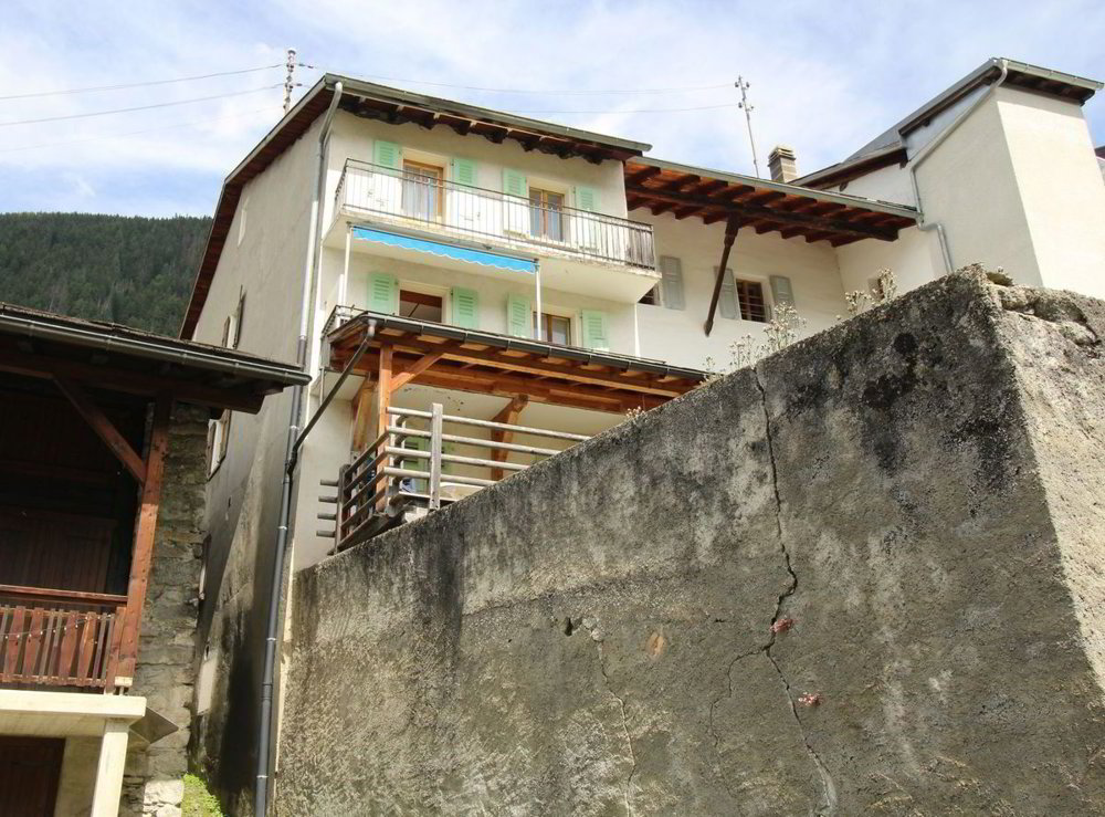 8 rooms House to buy in Liddes - image 1/13