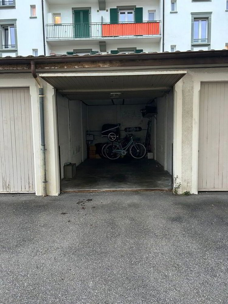 null rooms Car park, garage for rent in Lausanne - image 1/2