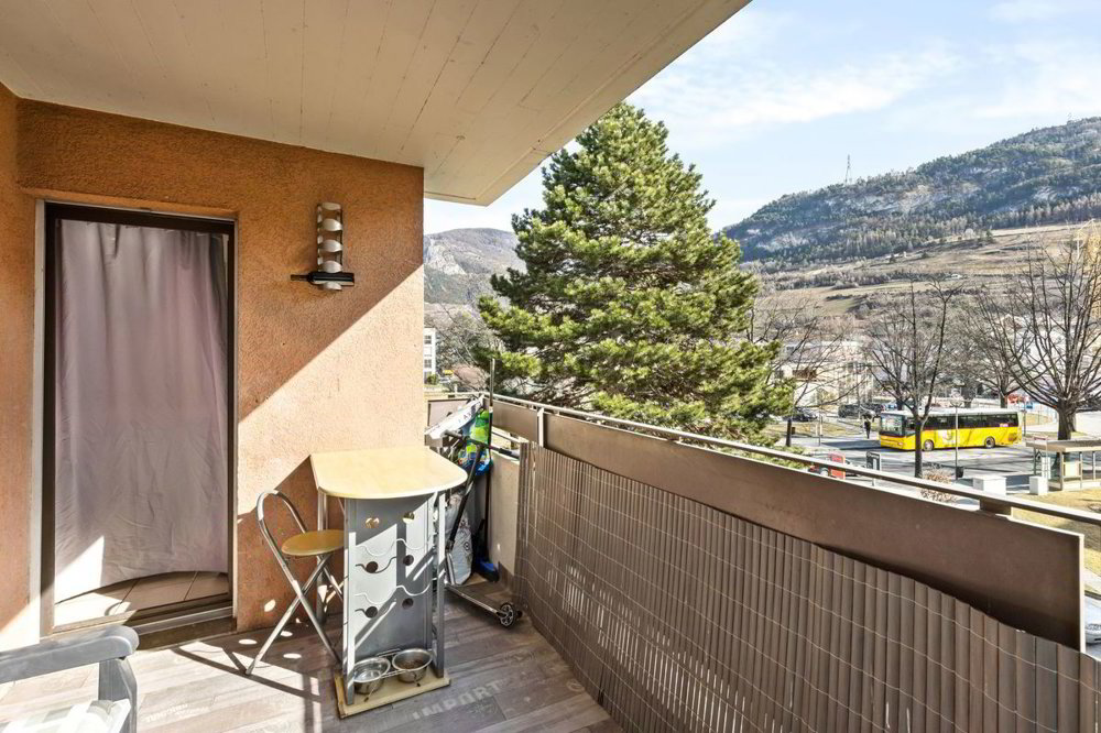 4 rooms Apartment to buy in Sion - image 1/5