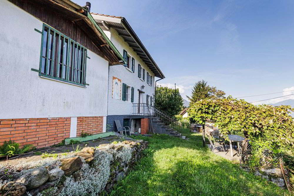 Casa di 5 locali in vendita a S. Antonino - immagine 1/9