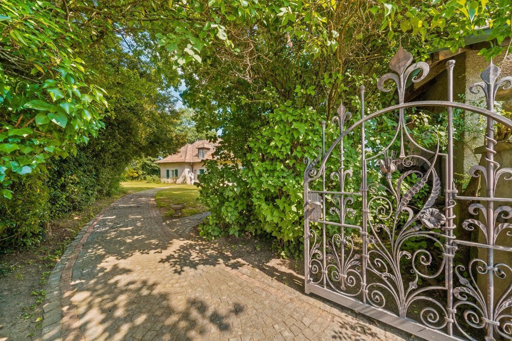 Casa di 9 locali in vendita a Etoy - immagine 1/11