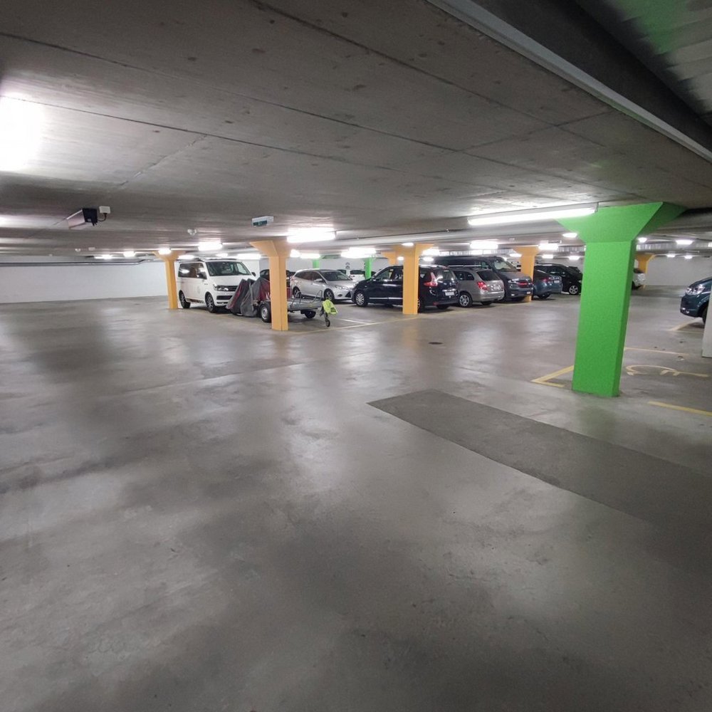null rooms Car park, garage for rent in Uster - image 1/5