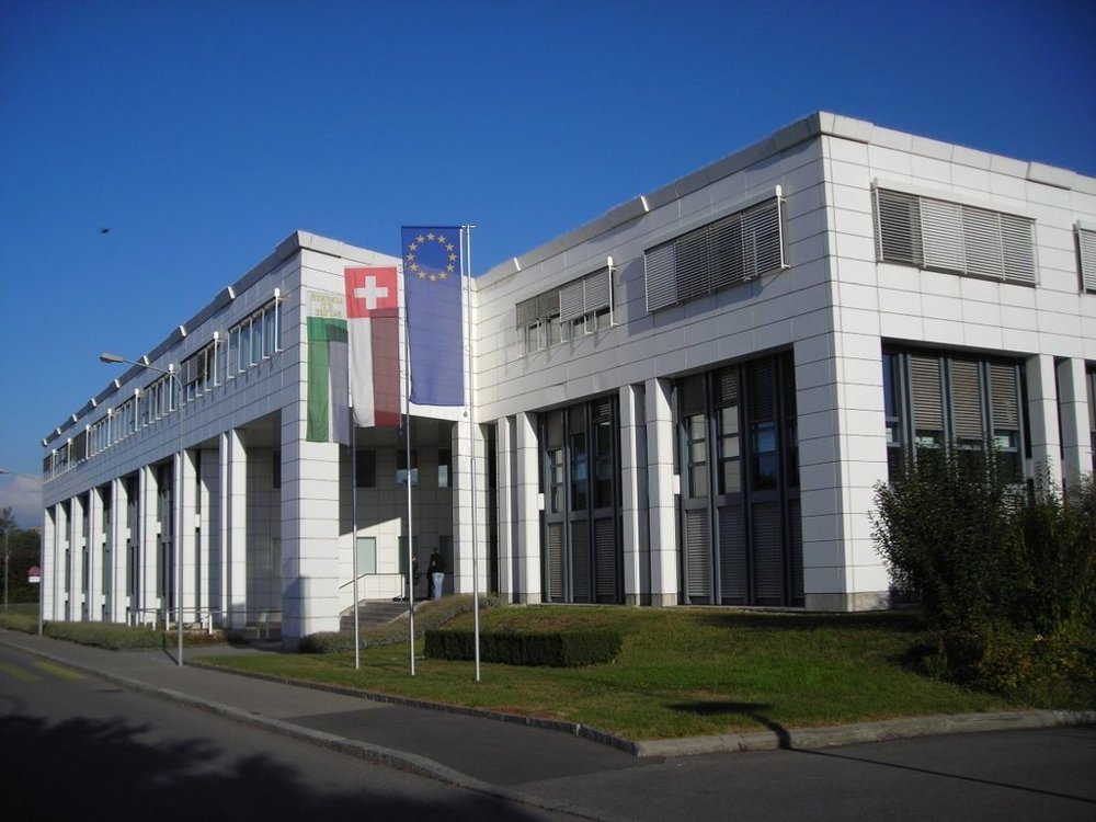 null rooms Car park, garage for rent in Losanna - image 1/1