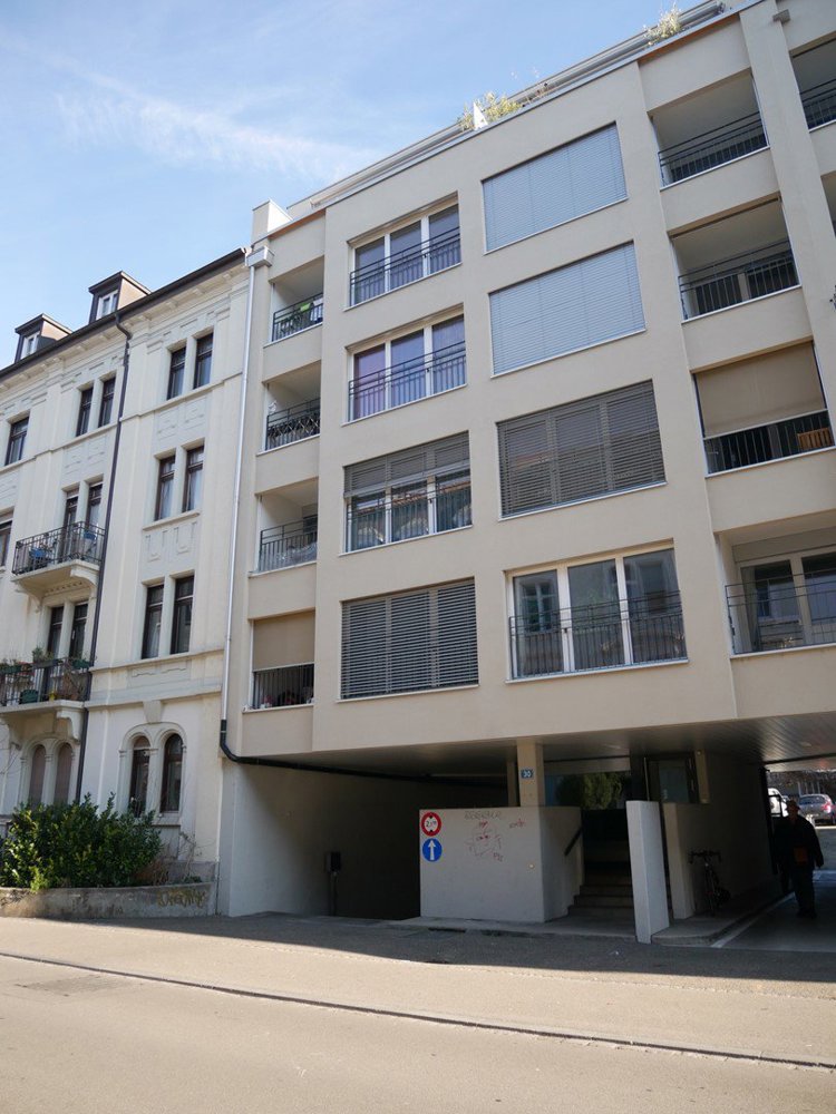 null rooms Car park, garage for rent in Basel - image 1/2