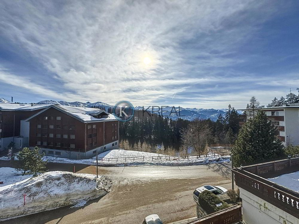 3 rooms Apartment to buy in Crans-Montana - image 1/11