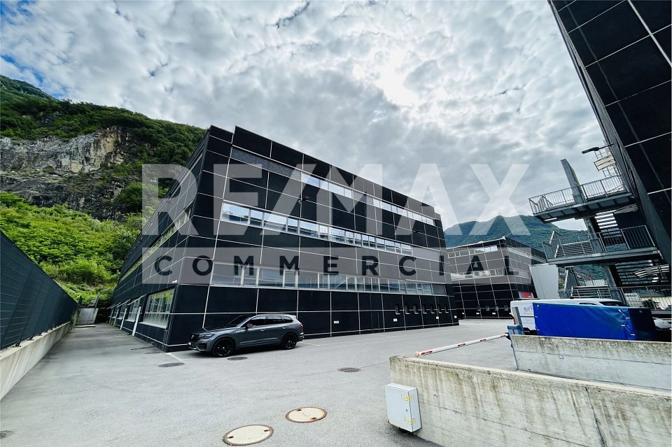 Ufficio & Commercio di null locali in vendita a Castione - immagine 1/13