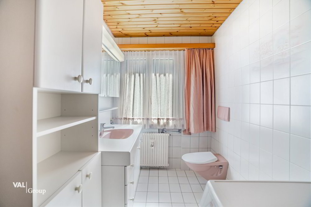 9 Zimmer Haus zum verkaufen in Staldenried - Bild 1/7