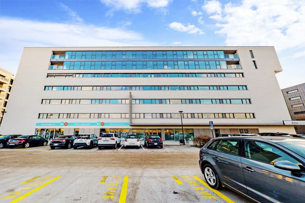null rooms Car park, garage for rent in Nyon - image 1/1