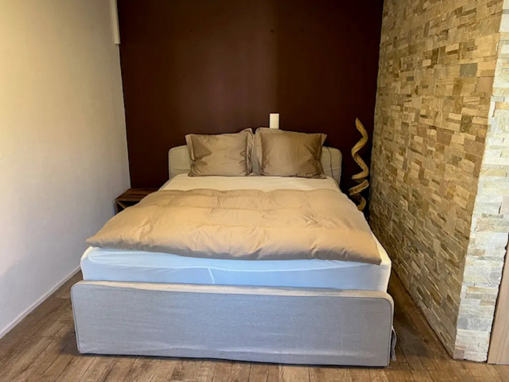 null rooms Apartment for rent in Oberengstringen - image 1/9