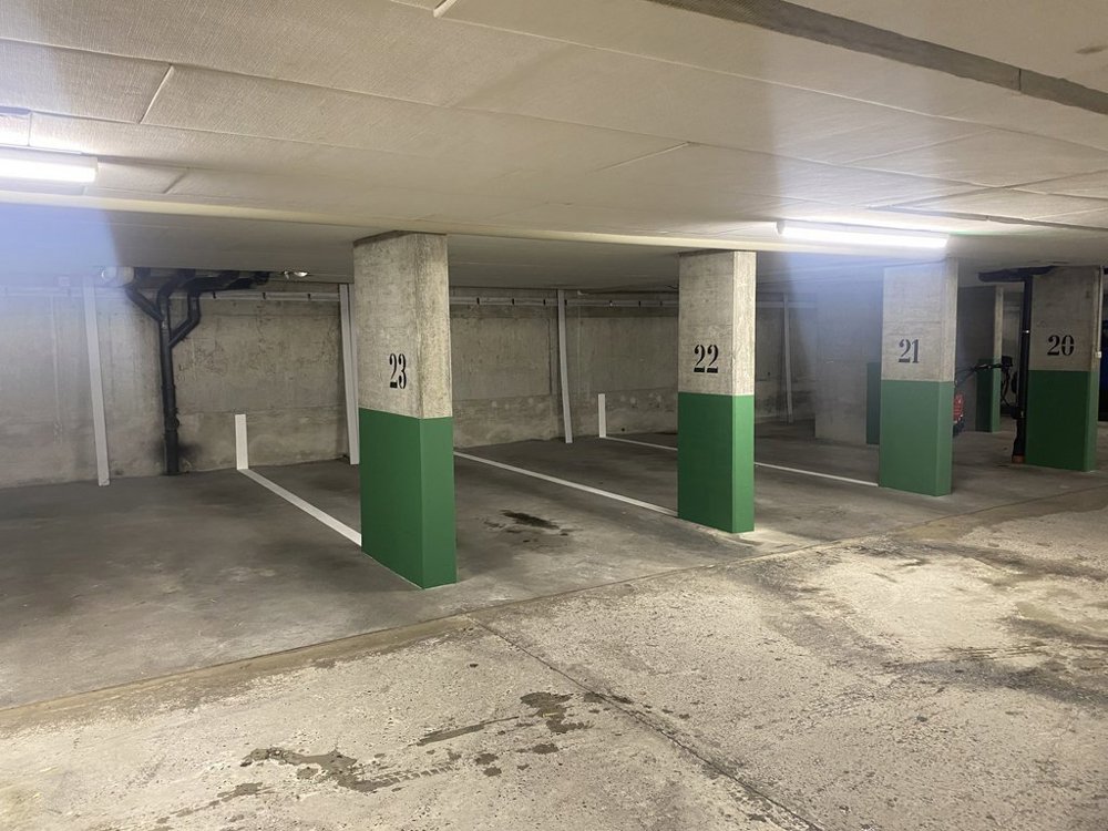 Parking, garage null pièces à louer à Belp - image 1/2
