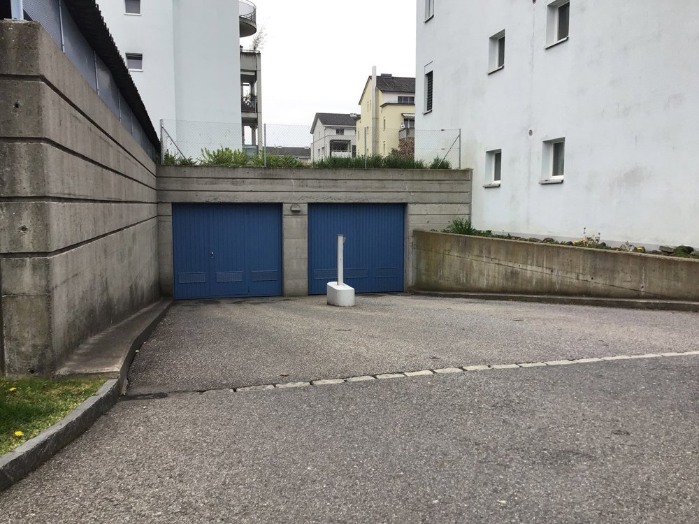 Parking, garage null pièces à louer à Jona - image 1/4