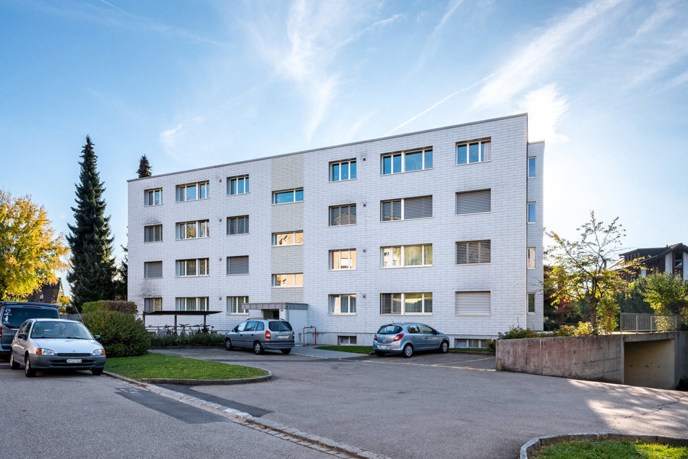 null rooms Car park, garage for rent in Pfäffikon ZH - image 1/1