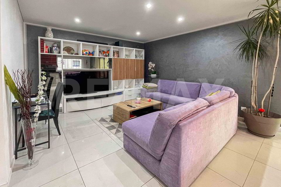 4 rooms Apartment to buy in Rivera - image 1/7