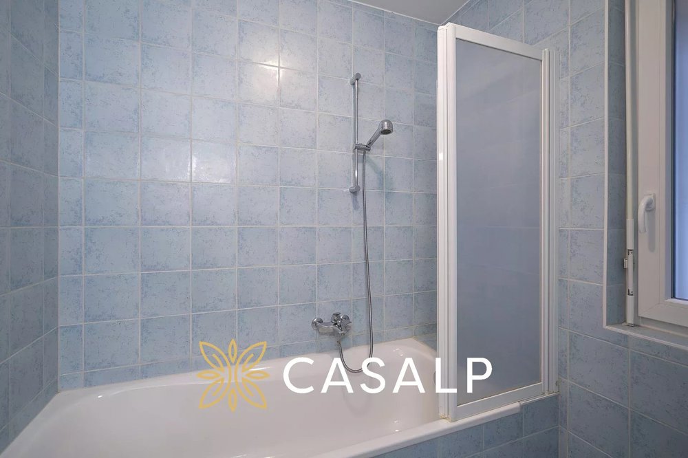 Casa di 11 locali in vendita a Crans-Montana - immagine 1/13