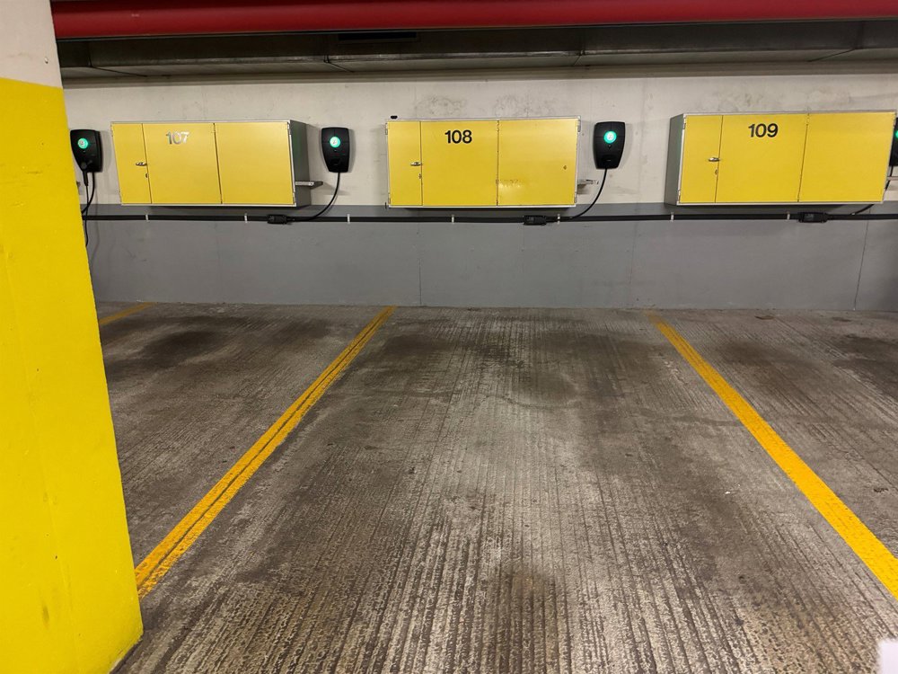 null Zimmer Parkplatz, Garage zu vermieten in Uster - Bild 1/3