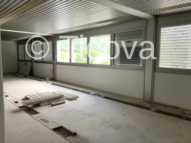 Commercial for rent in Mendrisio, CH - Mehr