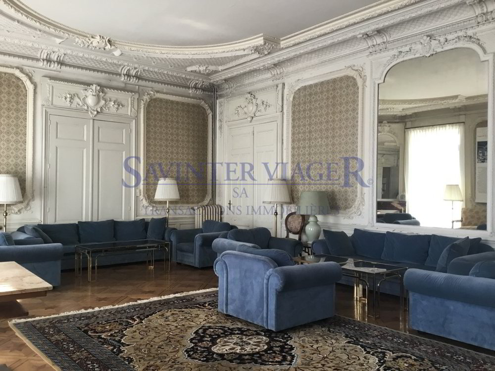 3 rooms Apartment to buy in Montreux - image 1/12