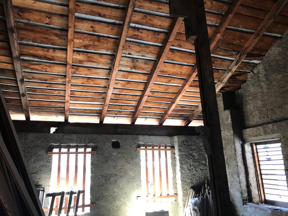 null rooms House to buy in Leytron - image 1/3