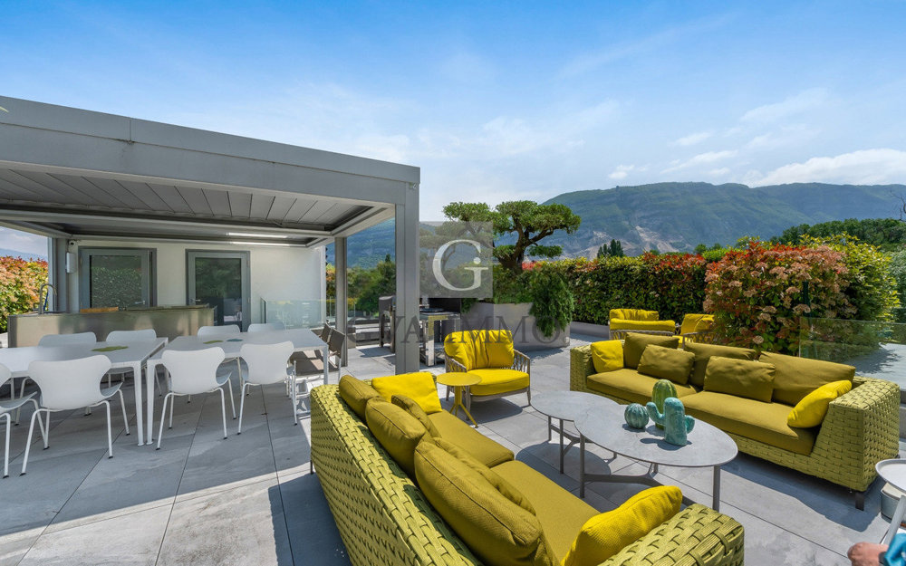 Appartamento di 9 locali in vendita a Thônex - immagine 1/1