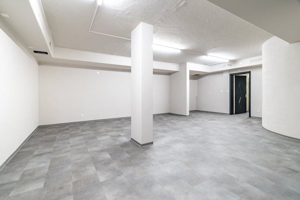 Ufficio & Commercio di null locali in affitto a Visp - immagine 1/13