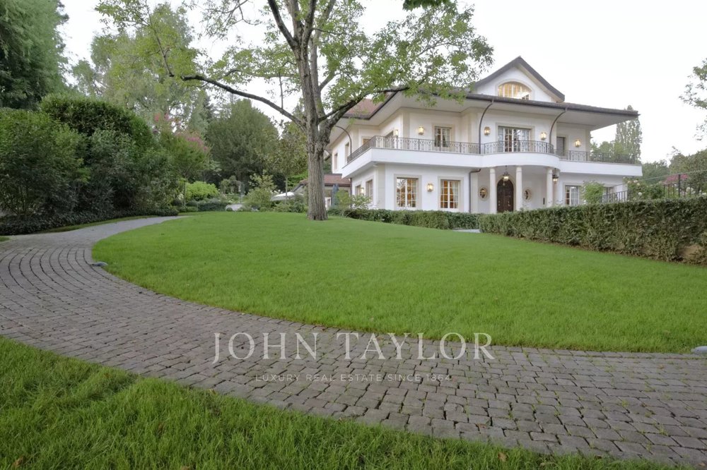 15 rooms House to buy in Lausanne - image 1/9