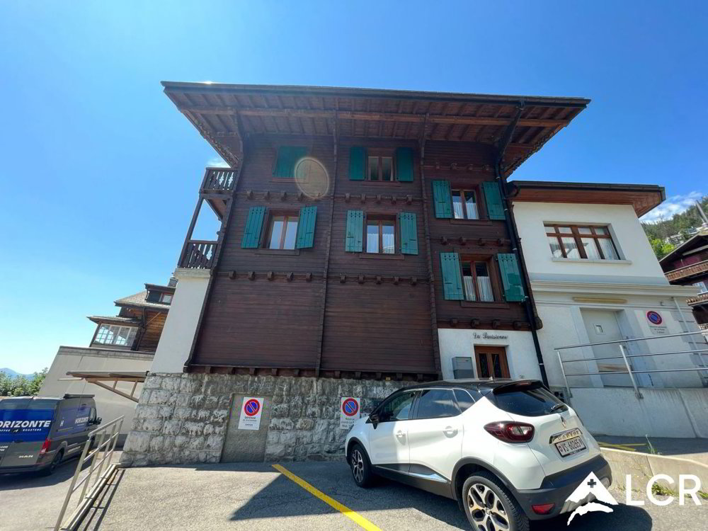 Bel immeuble / 2 Appartements et 2 commerces / rendement - Mehr