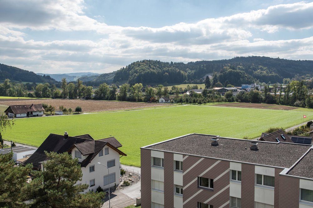 null rooms Car park, garage for rent in Gränichen - image 1/1