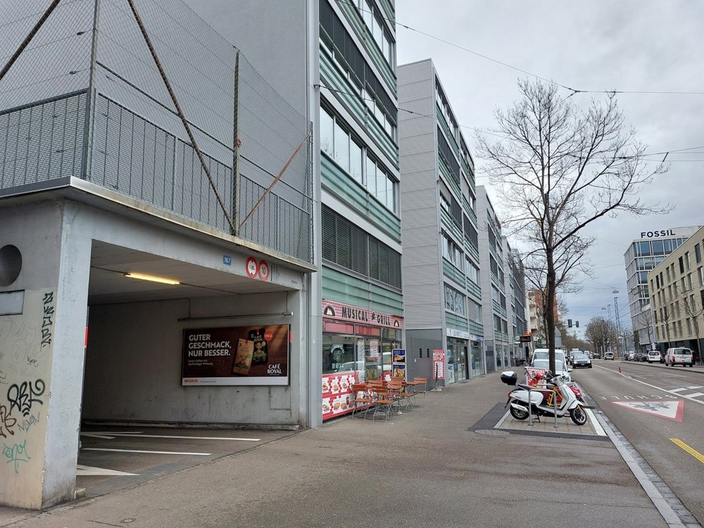 null rooms Car park, garage for rent in Basel - image 1/1
