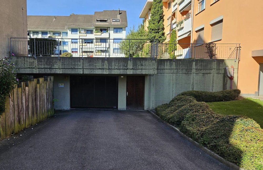 null Zimmer Parkplatz, Garage zu vermieten in Bussigny - Bild 1/2