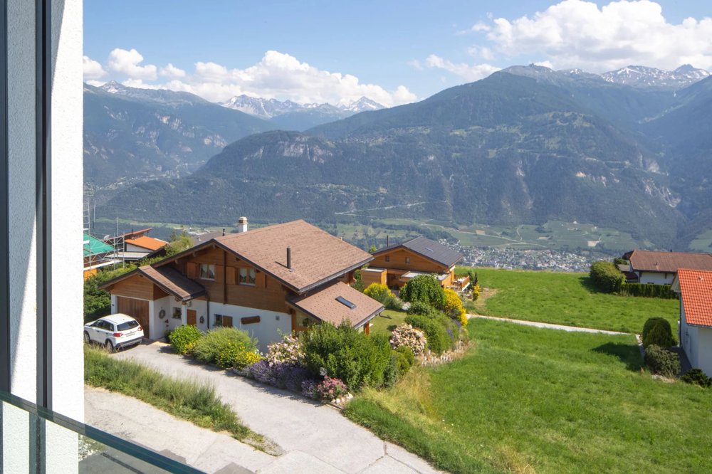 5 rooms House to buy in Ollon VS - image 1/13