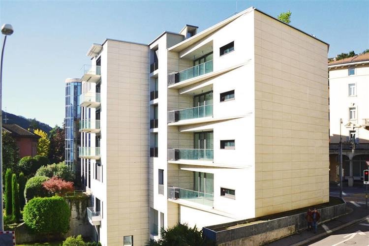 Casa di 16 locali in vendita a Bellinzona - immagine 1/1