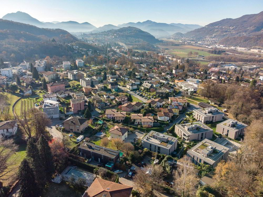 Casa di 6 locali in vendita a Cureglia - immagine 1/1
