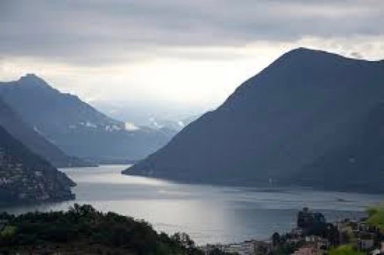 Casa di 6 locali in vendita a Lugano - immagine 1/1