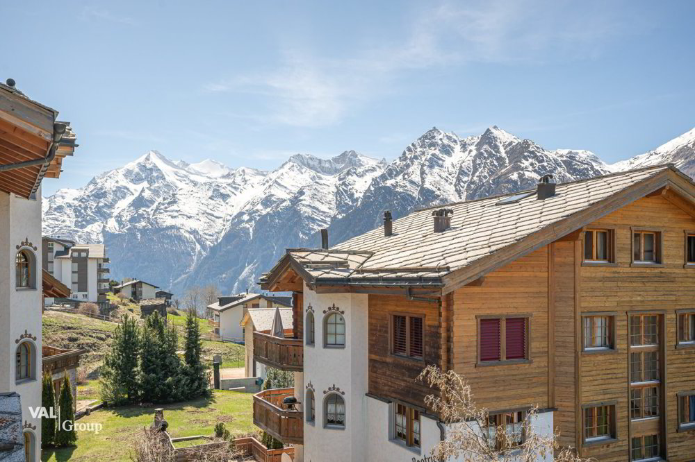 3 rooms Apartment to buy in Grächen - image 1/12