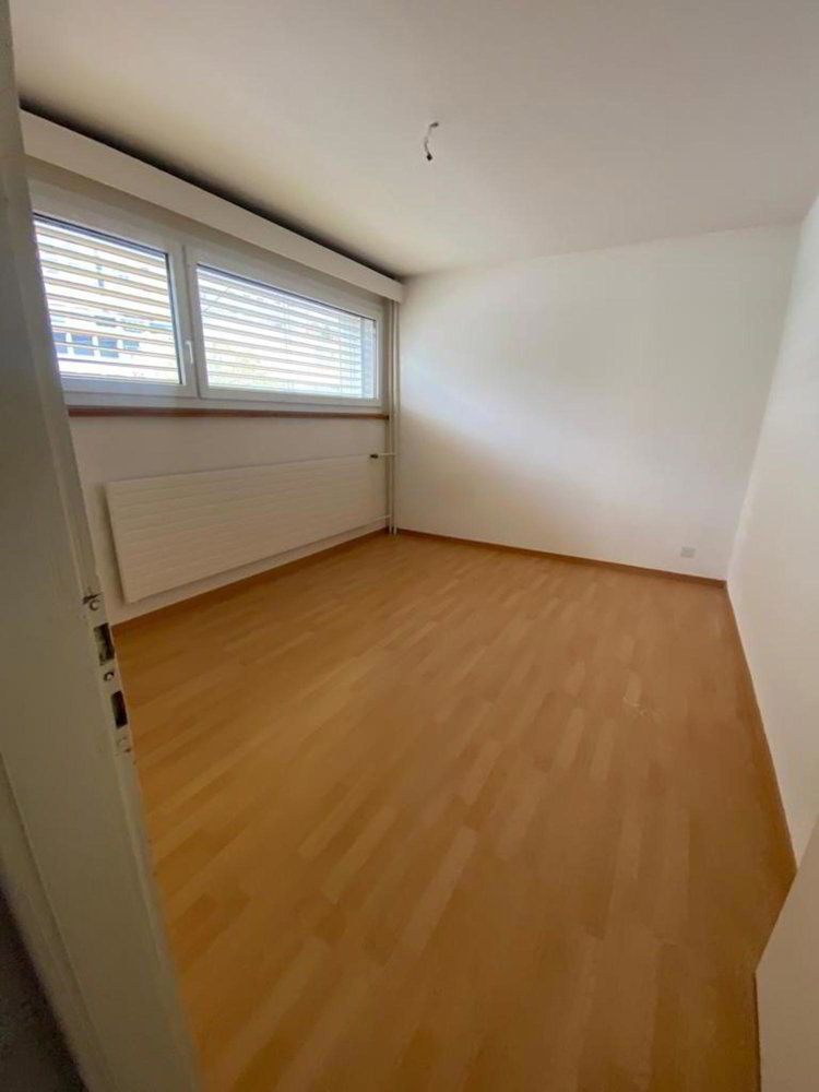 Appartamento di 4 locali in affitto a La Chaux-de-Fonds - immagine 1/9
