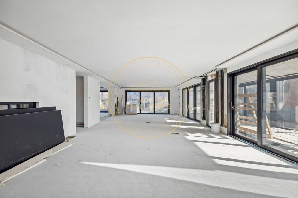 10 Zimmer Haus zum verkaufen in Gilly - Bild 1/3