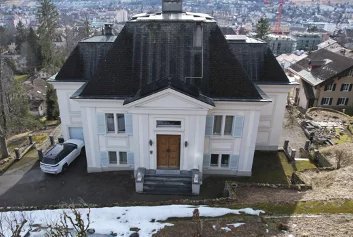 Casa di 13 locali in vendita a La Chaux-de-Fonds - immagine 1/1