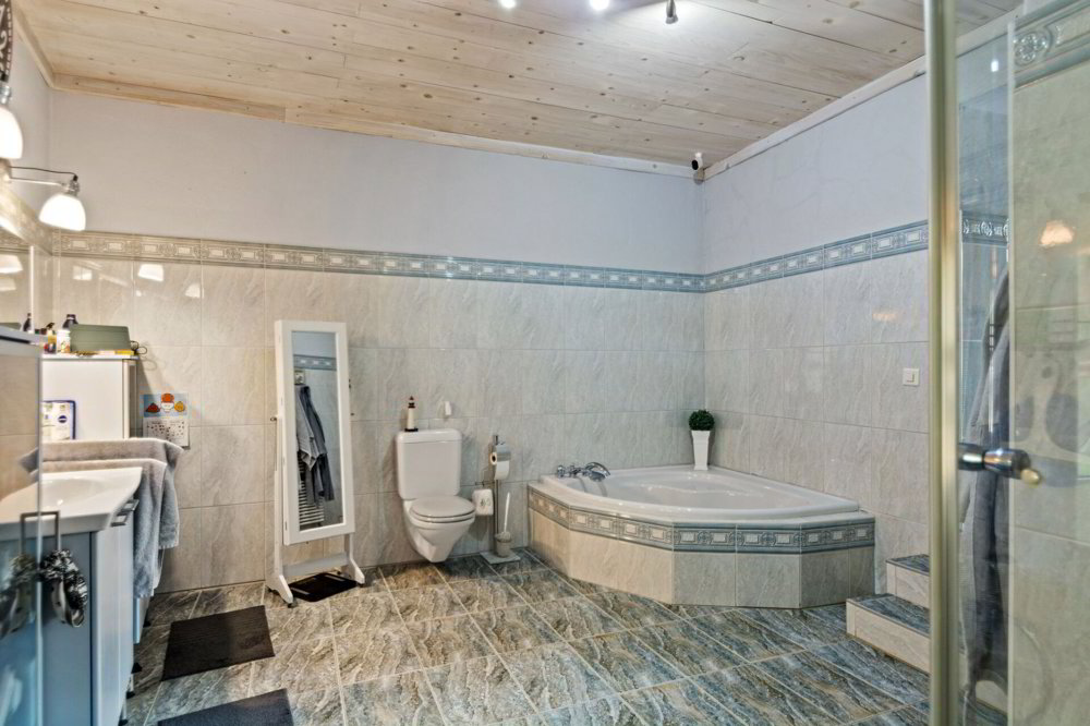 Maison 5 pièces à acheter à St-Imier - image 1/7
