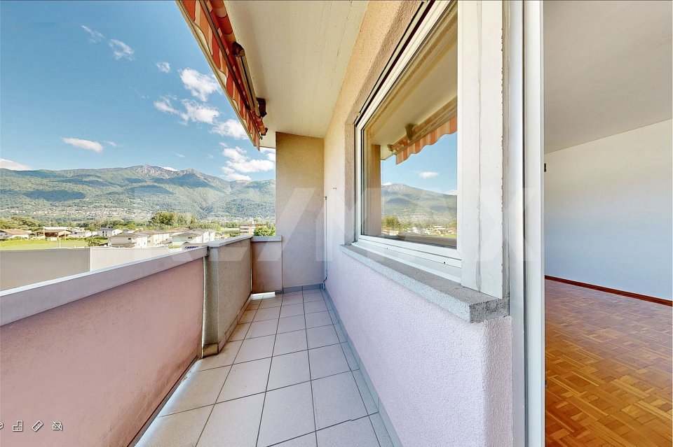 4.5 rooms Apartment to buy in Contone - image 1/4