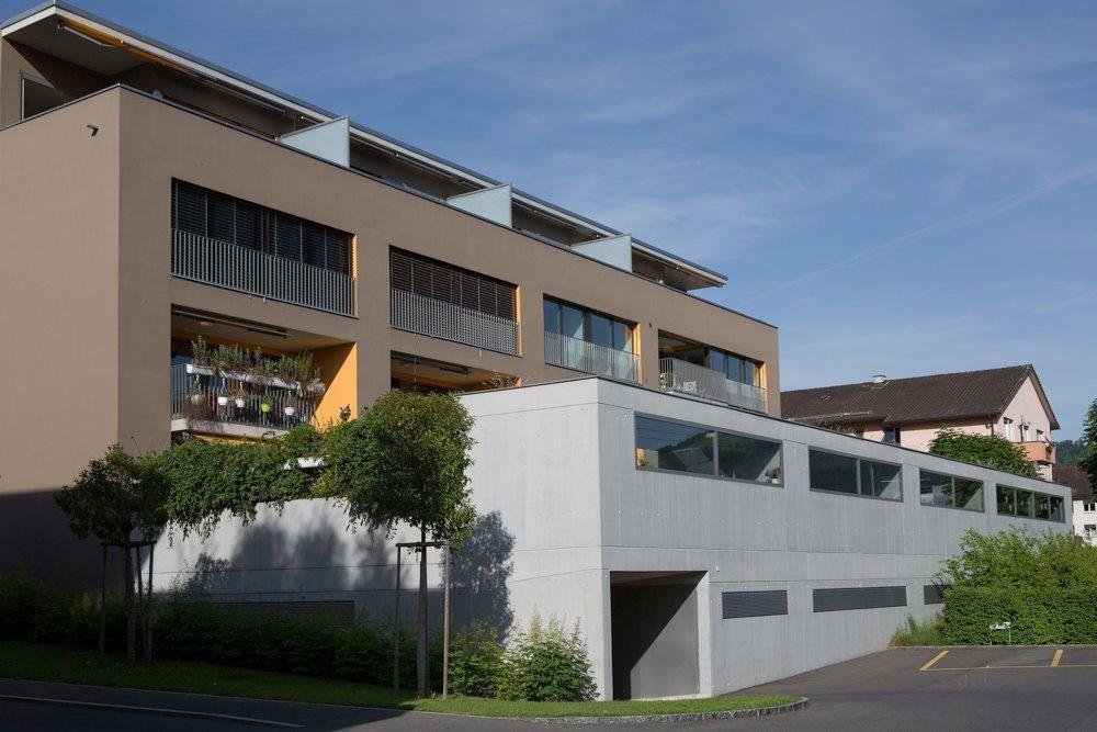 null rooms Car park, garage for rent in Zug - image 1/2