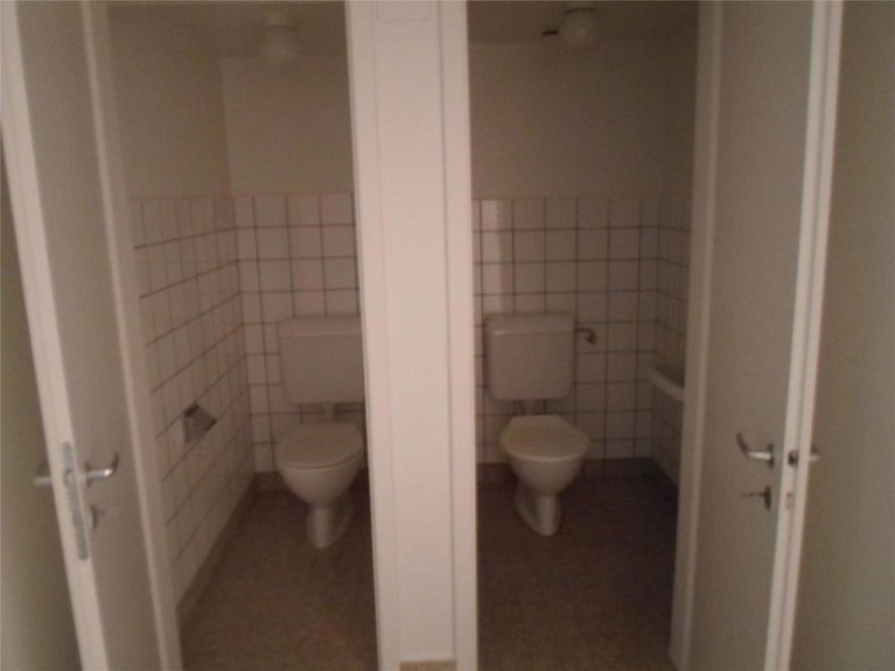 3 rooms Office & Commercial for rent in Basel - image 1/6
