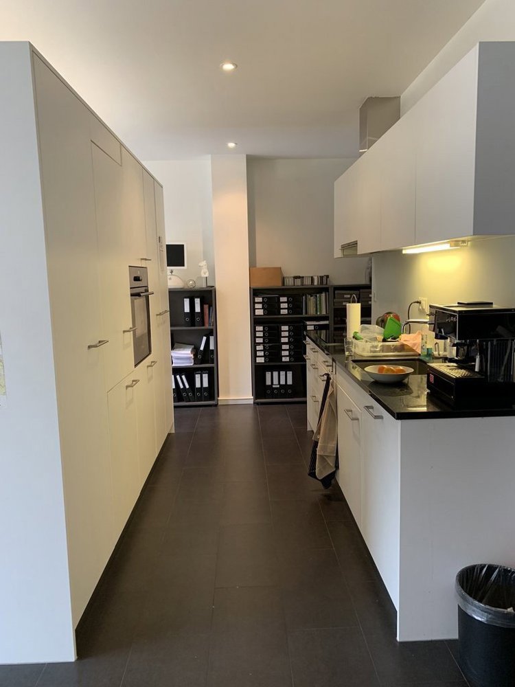 null rooms Office & Commercial for rent in Basilea - image 1/6
