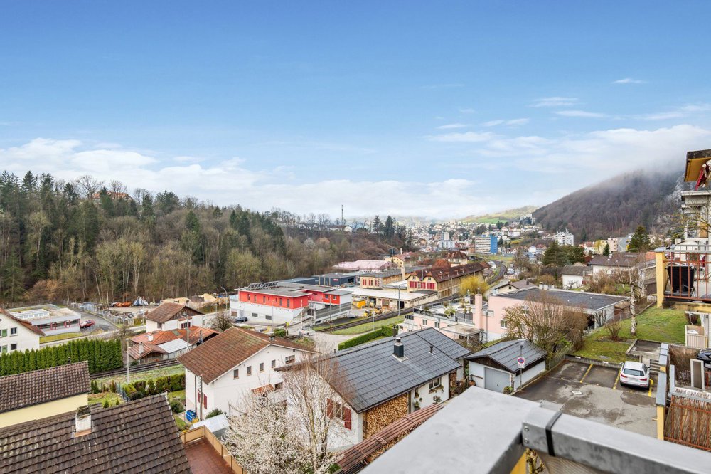 Appartement 3.5 pièces à louer à Moutier - image 1/10